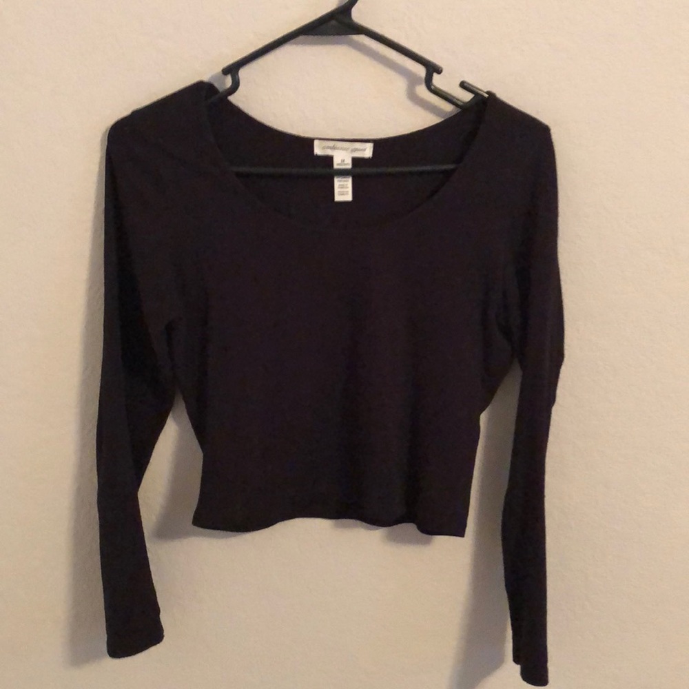 Black long sleeve crop top